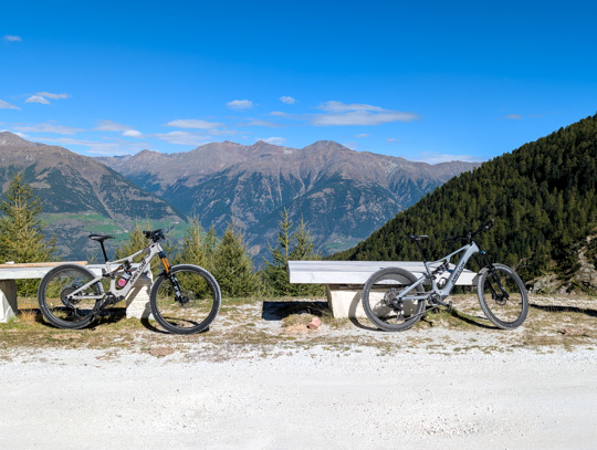 Cave di marmo di Lasa + Holy Hansen completo